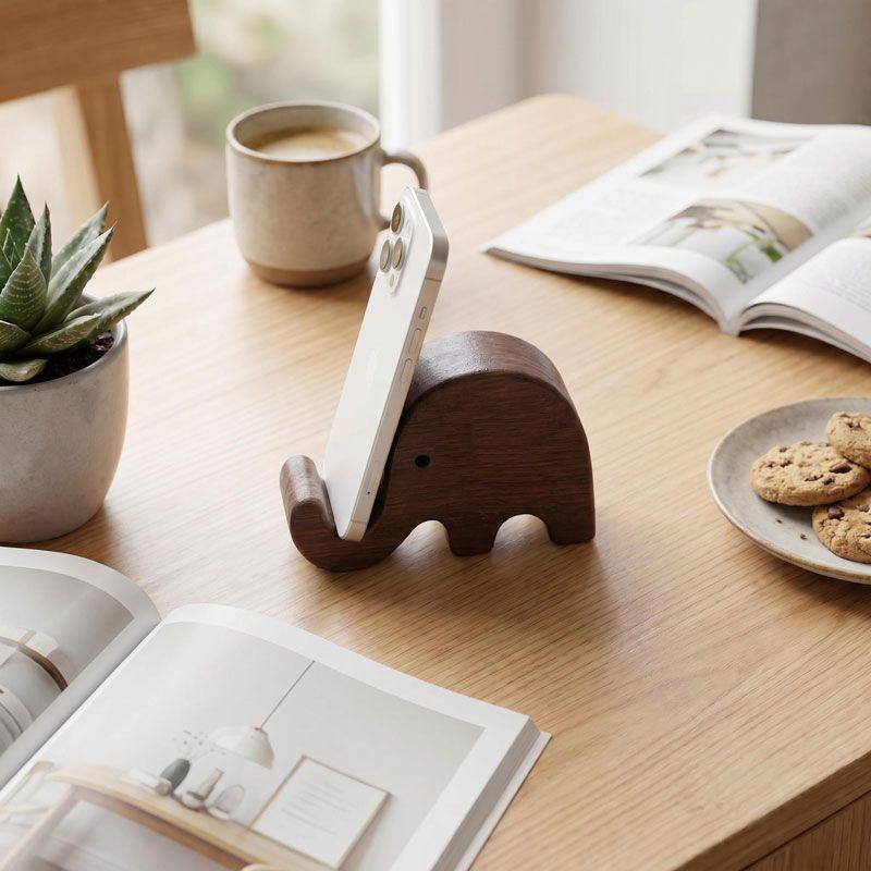 حامل هاتف بسيط وإبداعي من خشب  - مراجعة Desk Setup Decor وسعره